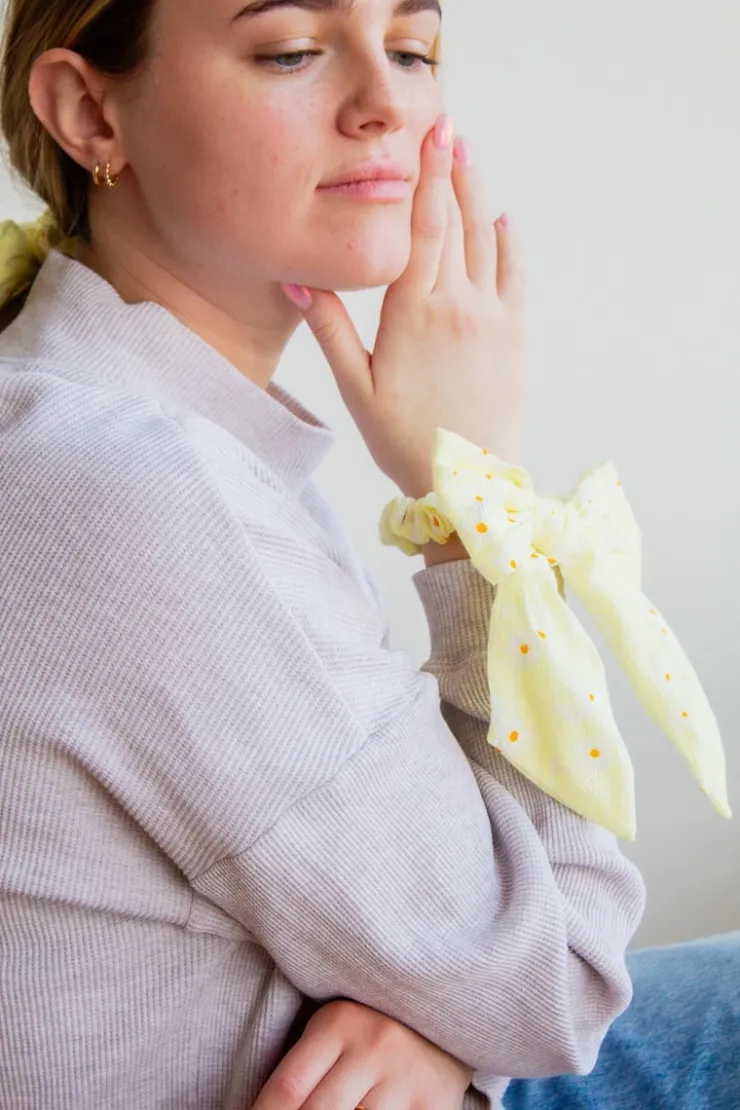 Andi Yellow Daisy Bow Scrunchie